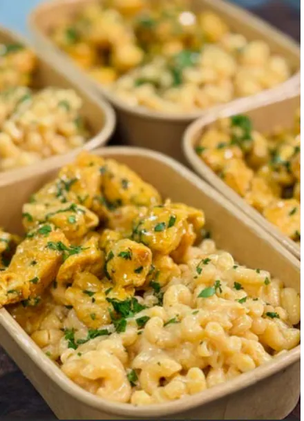 HONEY MUSTARD GARLIC BUTTER CHICKEN WITH MAC & CHEESE