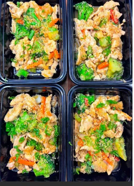 HONEY GARLIC CHICKEN STIR-FRY
