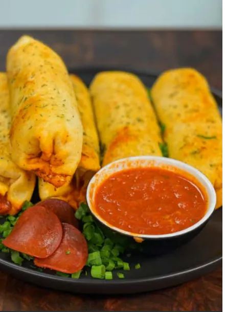 PEPPERONI PIZZA WRAPS