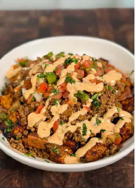 SPICY GARLIC BEEF & SWEET POTATO BOWL