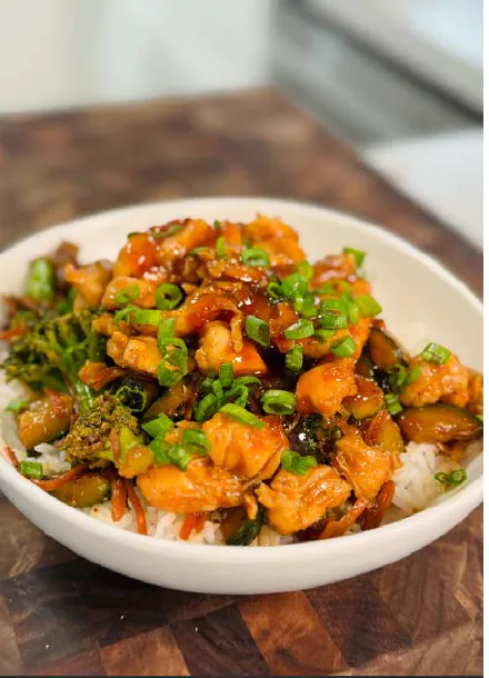 SPICY HONEY GARLIC CHICKEN BOWL