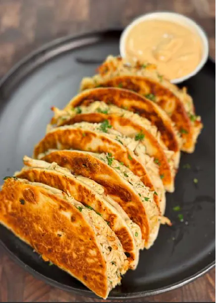SHREDDED CHICKEN MINI TACOS