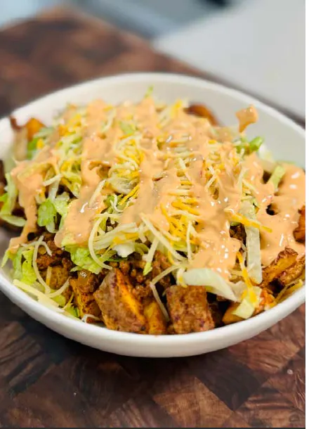 CHEESY TACO BEEF & POTATO BOWLS WITH CREAMY CHIPOTLE SAUCE