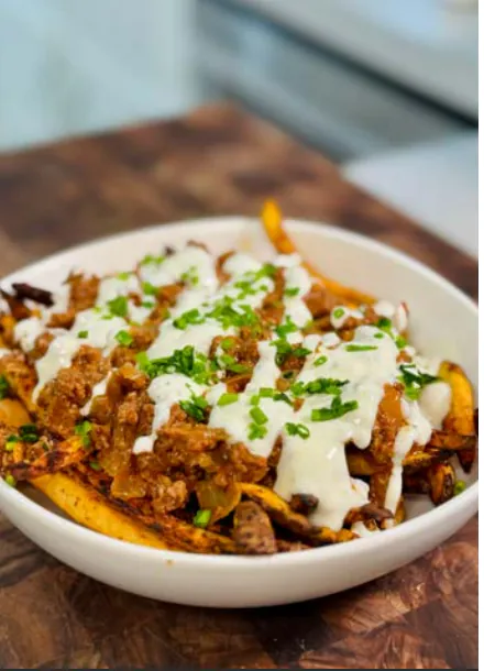LOADED BEEF FRIES WITH JALAPEÑO RANCH