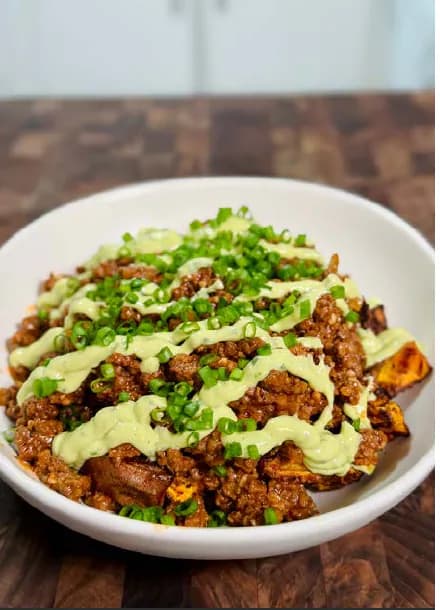 BEEF & SWEET POTATO BOWLS WITH CREAMY AVOCADO SAUCE