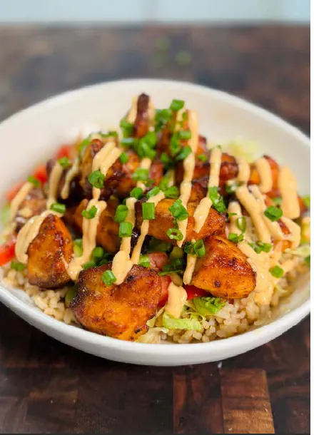 SPICY MAYO SALMON BOWLS